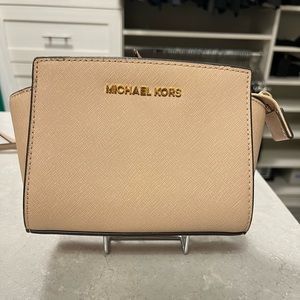 Michael Kors Crossbody Bag